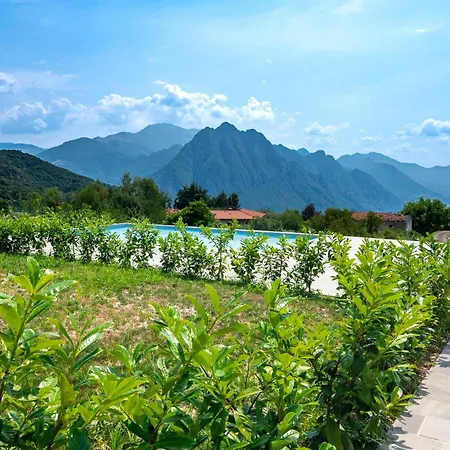 Iseo Breeze Apartament Esmate